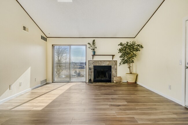 8813 Colorado Blvd in Thornton, CO - Foto de edificio - Building Photo