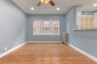 1329 W Addison St in Chicago, IL - Building Photo - Building Photo