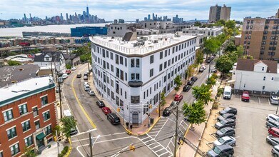 550 Gregory Ave in Weehawken, NJ - Building Photo - Building Photo
