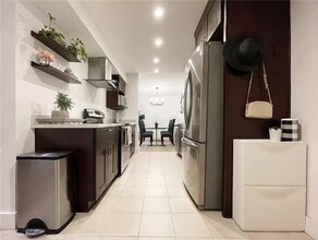 4637 Willis Ave in Los Angeles, CA - Foto de edificio - Building Photo