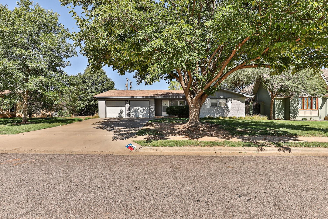 4828 16th St in Lubbock, TX - Building Photo