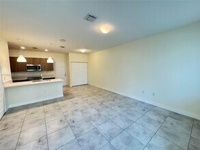 4802 NW 83rd Path in Doral, FL - Building Photo - Building Photo