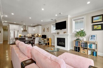 205 W 8th St in Boston, MA - Building Photo - Building Photo
