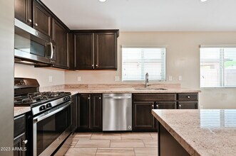 2209 E Hazeltine Way in Gilbert, AZ - Building Photo - Building Photo