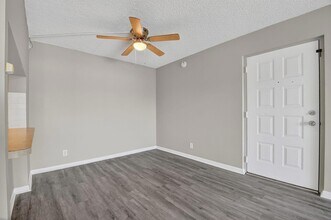 629 Sea Pine Way in Greenacres, FL - Foto de edificio - Building Photo