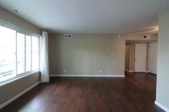 77 N Ellsworth Ave in San Mateo, CA - Building Photo - Building Photo