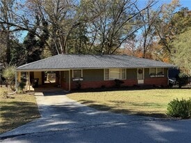 1885 Crystal Dr in Gainesville, GA - Building Photo