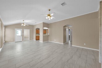 710 Moonwalk St in Montgomery, TX - Building Photo - Building Photo