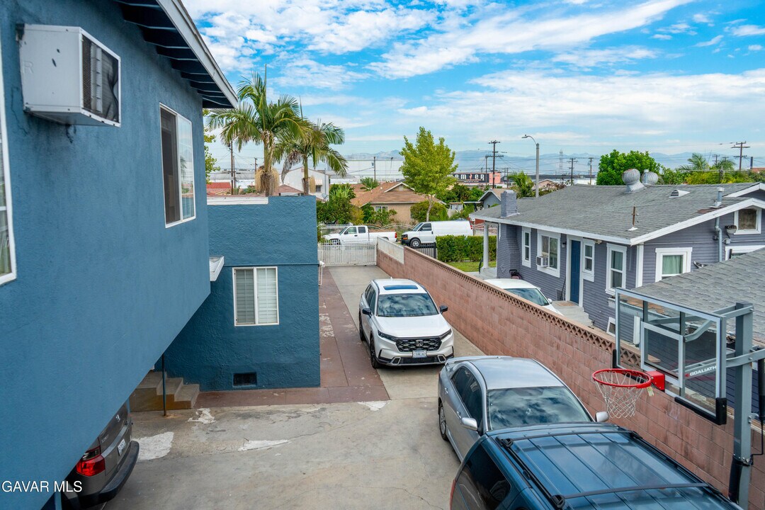 4204 E 53rd St in Maywood, CA - Building Photo