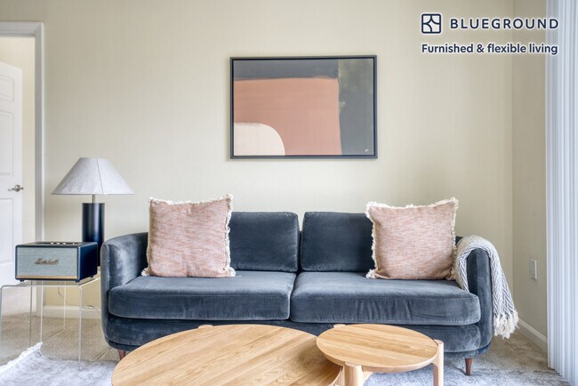 853 Commodore Dr, Unit FL5-ID622 in San Bruno, CA - Building Photo - Building Photo