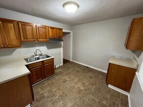 325 S Dade Ave in Ferguson, MO - Building Photo - Building Photo