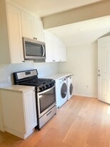 4135 W 22nd Pl, Unit 2202 in Los Angeles, CA - Building Photo