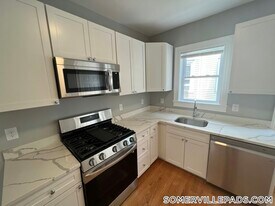 33 Hancock St, Unit 2 in Somerville, MA - Building Photo