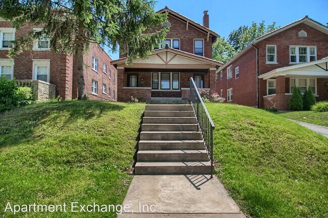7230 Forsyth Blvd in St. Louis, MO - Building Photo - Building Photo