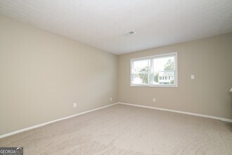 5248 Long Green Ln in Stone Mountain, GA - Building Photo - Building Photo
