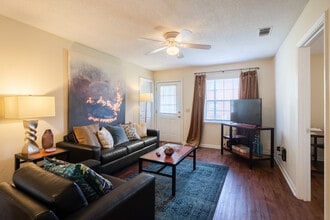 Market 100 in Statesboro, GA - Building Photo - Interior Photo