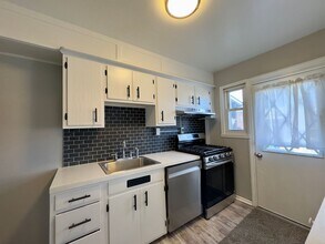 7716 Wynbrook Rd in Baltimore, MD - Foto de edificio - Building Photo