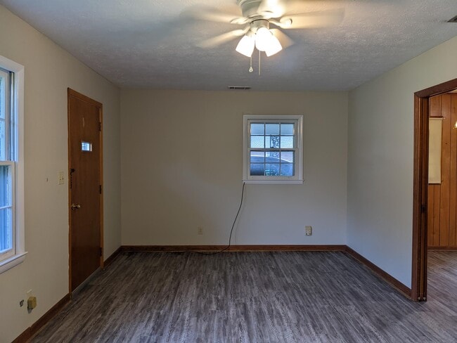 7 3rd St in Glenwood, GA - Building Photo - Building Photo