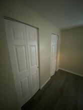 7803 Lueders Ave in Jacksonville, FL - Foto de edificio - Building Photo