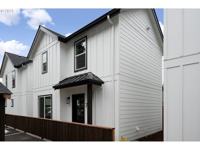 property at 4103 SE Olsen St