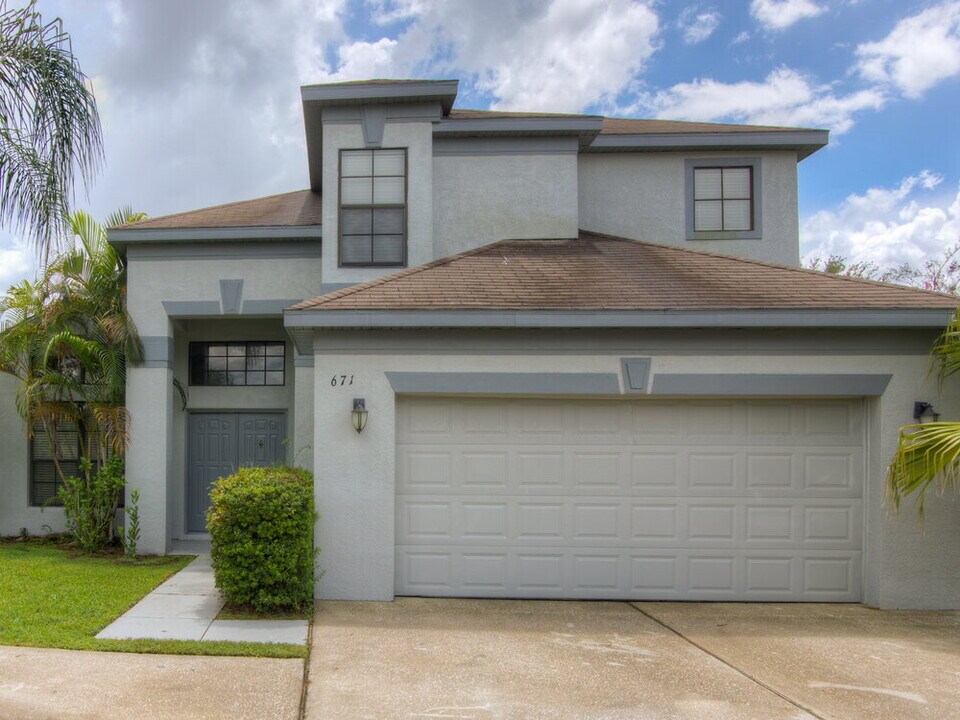 671 Hardwood Cir in Orlando, FL - Foto de edificio