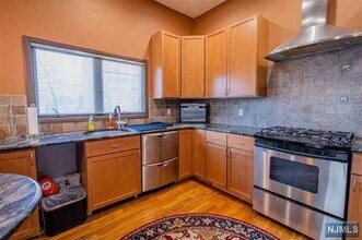 770 6th St-Unit -2 in Secaucus, NJ - Building Photo - Building Photo