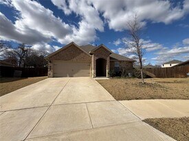 1904 Tawny Dr in Denton, TX - Building Photo