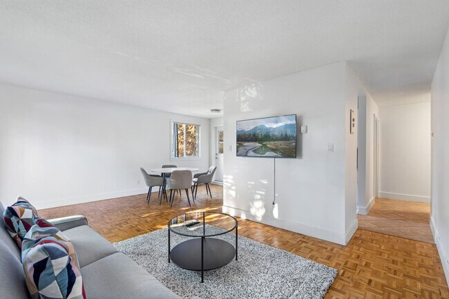 1190 W 10th Ave in Vancouver, BC - Building Photo - Building Photo