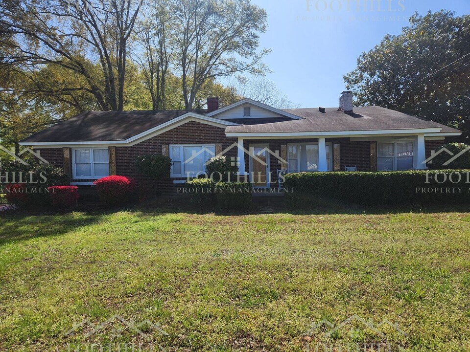 918 Anderson St in Belton, SC - Building Photo