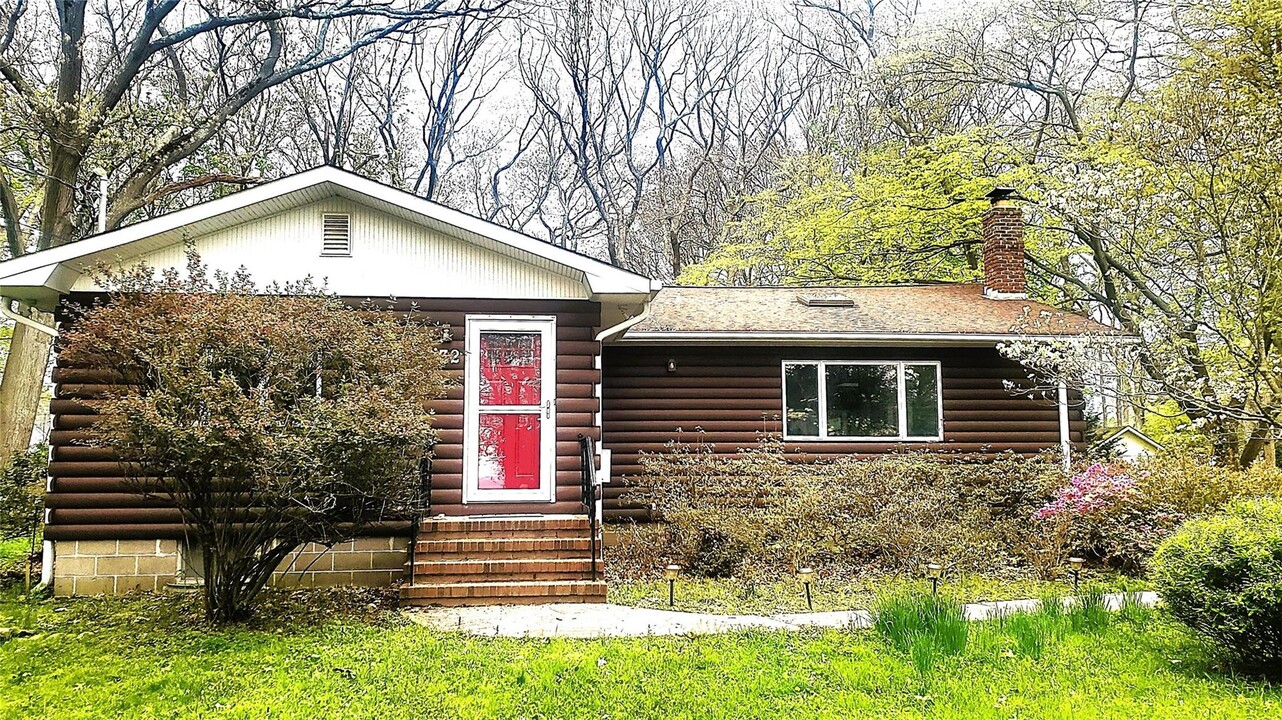 32 Culross Dr in Rocky Point, NY - Building Photo