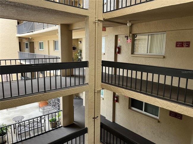 90 S Highland Ave in Tarpon Springs, FL - Building Photo - Building Photo