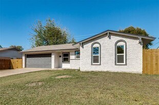 6215 Misty Wood Dr in Dallas, TX - Building Photo