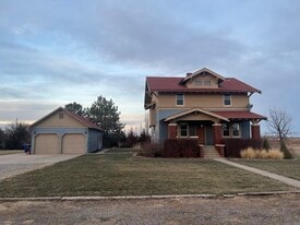 405 Trenton St in Inman, KS - Building Photo