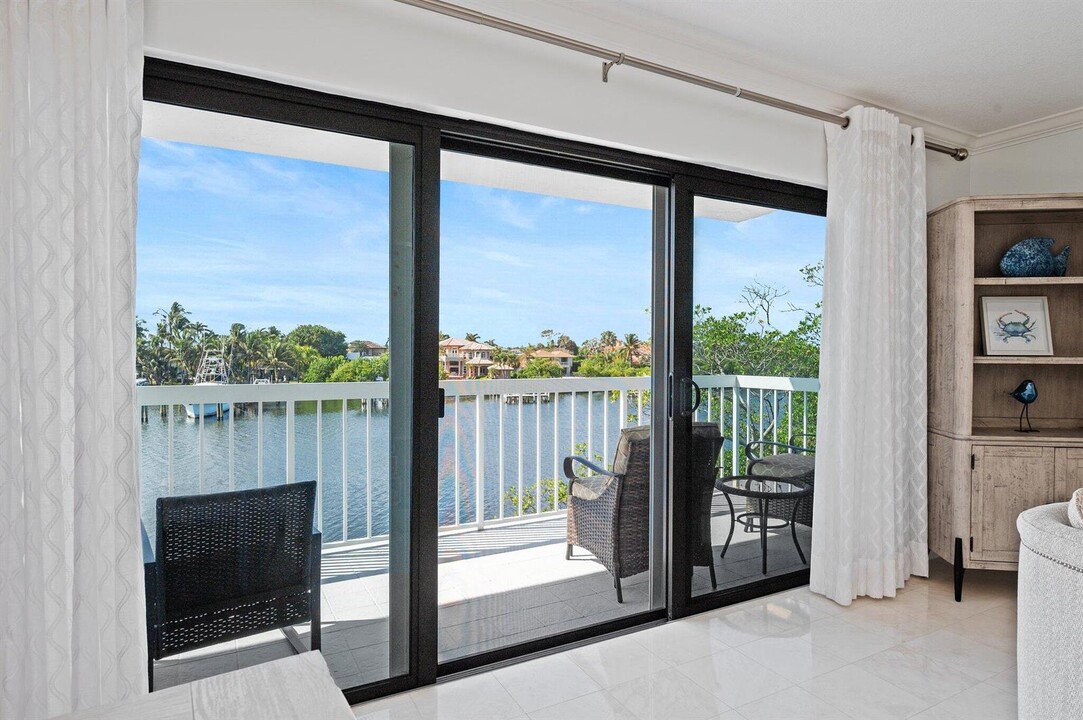 3501 S Ocean Blvd, Unit 307 in South Palm Beach, FL - Building Photo