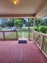 202 Avenue E in Alvin, TX - Building Photo - Building Photo
