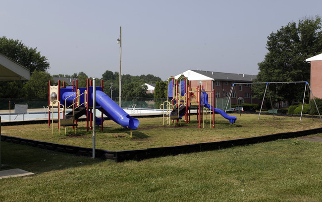 Georgetown Manor Apartments in New Castle, DE - Foto de edificio - Building Photo