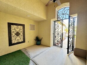 8112 Squaw Springs Ln in Las Vegas, NV - Building Photo - Building Photo