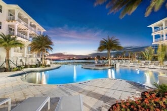 Town Westshore in Tampa, FL - Foto de edificio - Building Photo