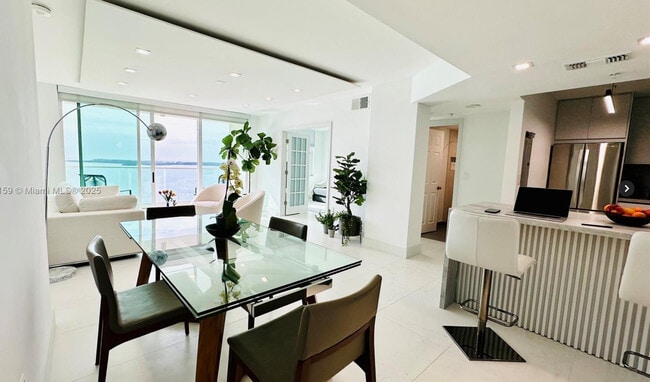 800 Claughton Island Dr, Unit 1903 in Miami, FL - Building Photo - Building Photo