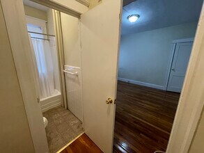 19 Woodstock Ave, Unit 4 in Boston, MA - Building Photo - Building Photo