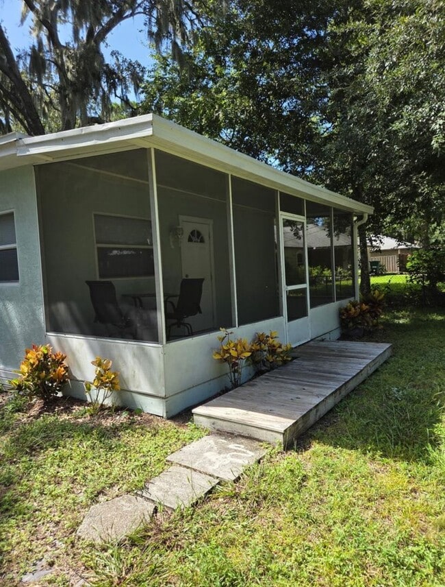1612 Montgomery Ave in Holly Hill, FL - Building Photo - Building Photo