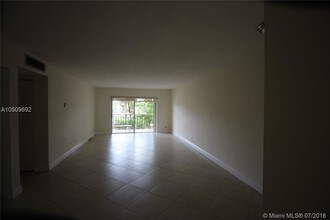 8107 SW 72nd Ave-Unit -215E in Miami, FL - Building Photo - Building Photo
