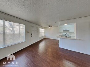 3624 Parkridge Dr in Dallas, TX - Building Photo - Building Photo