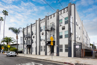 Alexandria Court Apartments in Los Angeles, CA - Building Photo - Building Photo