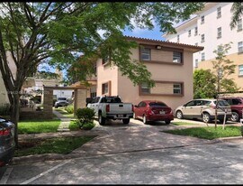 110 Zamora Ave, Unit #4 in Coral Gables, FL - Building Photo