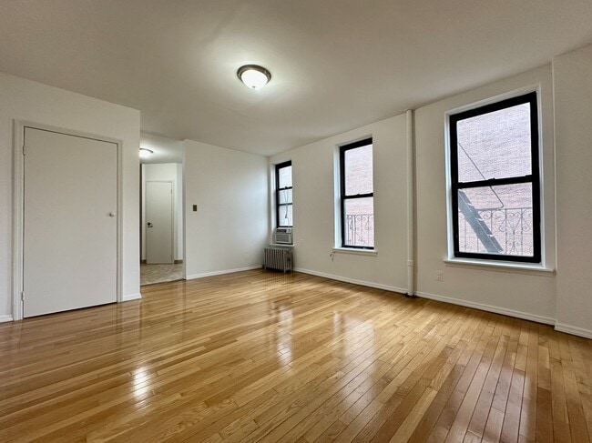 401 E 68th St, Unit 5C in New York, NY - Building Photo - Building Photo