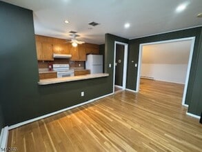 510 Helfin St in Bound Brook, NJ - Building Photo - Building Photo