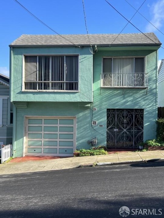 363 Wellington Ave in Daly City, CA - Building Photo