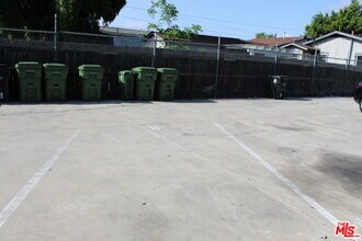 6340 10th Ave in Los Angeles, CA - Foto de edificio - Building Photo