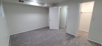 7438 Camelback Cir in Cottonwood Heights, UT - Foto de edificio - Building Photo